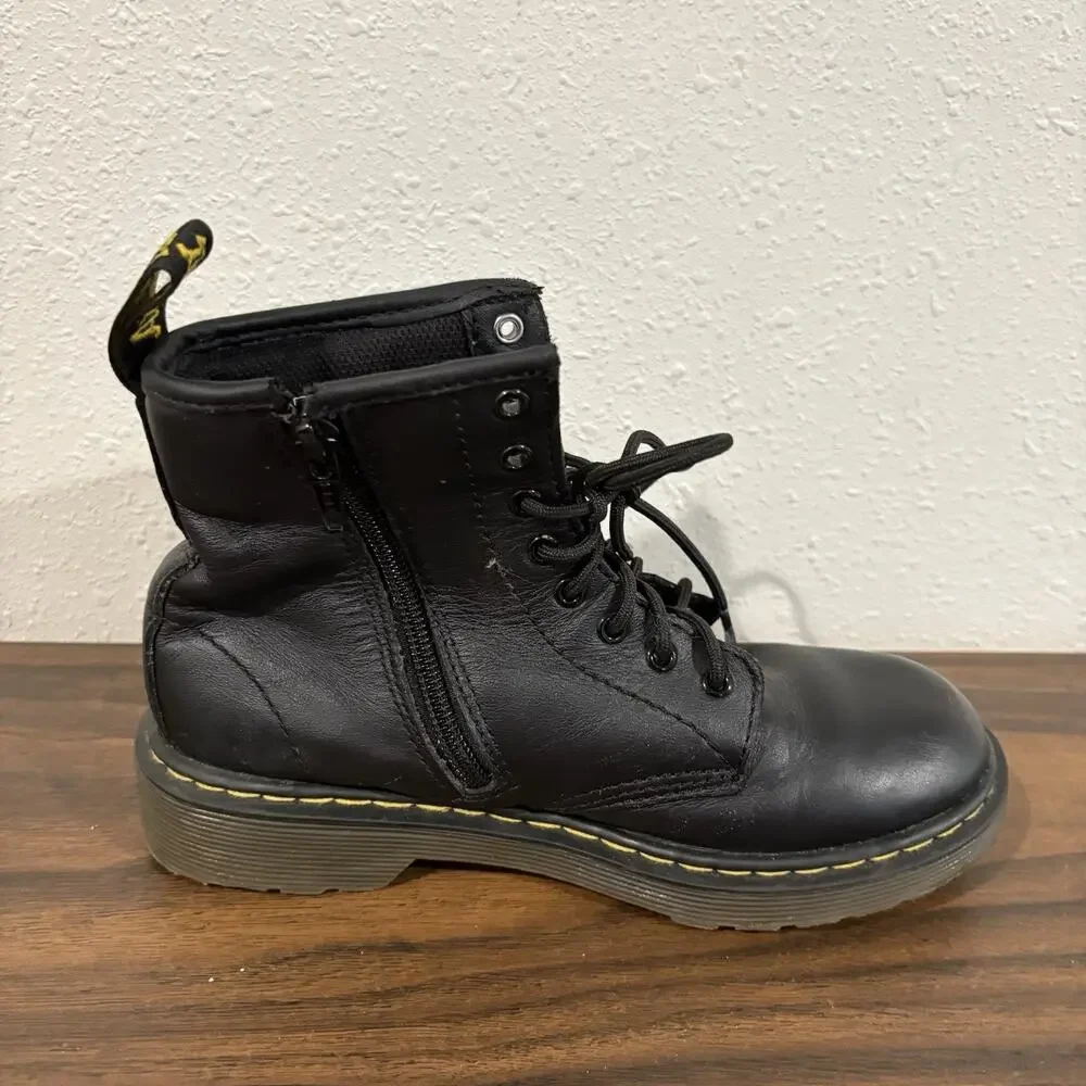Dr. Martens‎ Delaney Boots Black Leather Zipper US 2 UK 1 Unisex Youth Boy Girl
